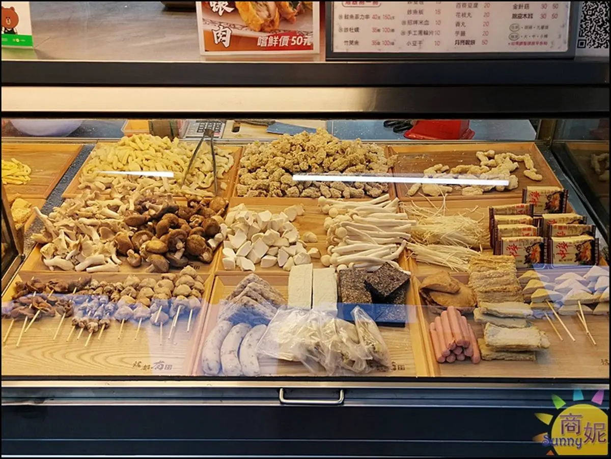 網推高CP值炸物！「大分量綜合菇」堆成小山僅50元，手掌大香菇鑲肉會爆汁