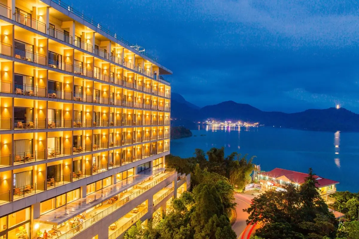 全台16家旅宿買1晚送1晚!每人每晚最低925元,台版迪士尼、卡通頻道房都有 全台16家旅宿買1晚送1晚!每人每晚最低925元,台版迪士尼、卡通頻道房都有