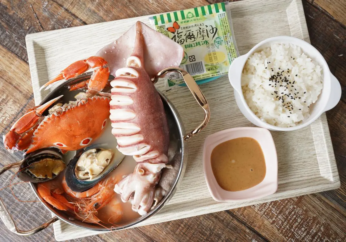 挑戰痛風極限!北中南6大浮誇海鮮料理:巨型蒸籠鍋、爆料丼飯、十全意麵 挑戰痛風極限!北中南6大浮誇海鮮料理:巨型蒸籠鍋、爆料丼飯、十全意麵