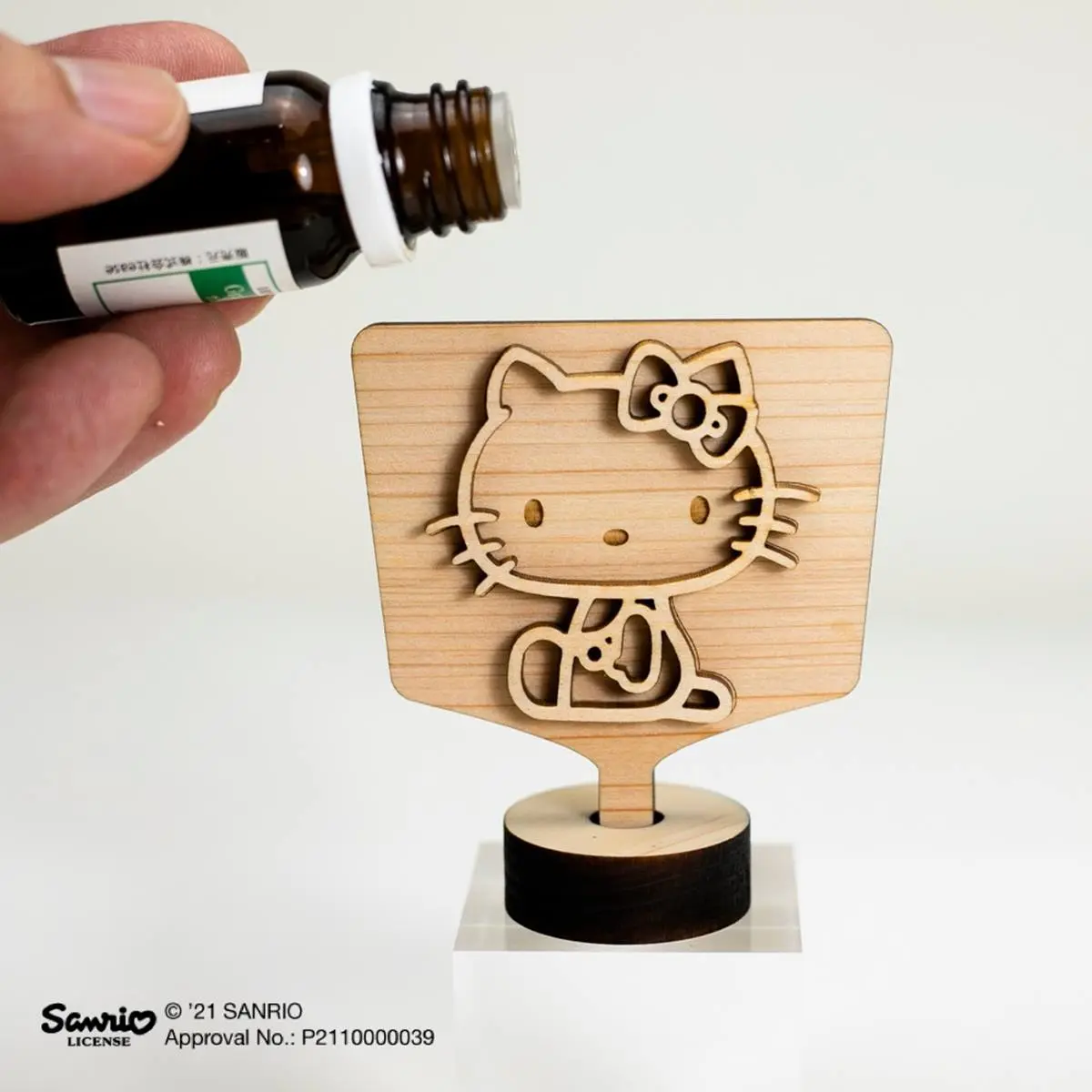 最經典Kitty杯!「PinkoixHello Kitty」聯名第3彈,復刻保溫瓶再送小方巾 最經典Kitty杯!「PinkoixHello Kitty」聯名第3彈,復刻保溫瓶再送小方巾