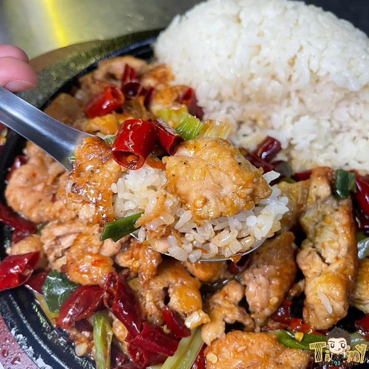 專治吃不飽!肉控必點爆量系宮保雞丁飯,爽脆豬肝、辣香麻婆豆腐一吃停不下 專治吃不飽!肉控必點爆量系宮保雞丁飯,爽脆豬肝、辣香麻婆豆腐一吃停不下