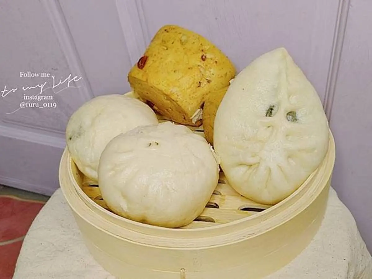 懶人早餐首選！每日現做「老麵包子」Q彈有嚼勁，邪惡爆漿巧克力包只要25元