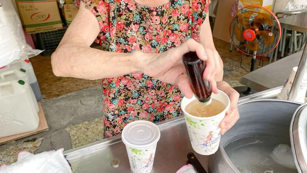 永遠吃不膩！６家銅板價古早味甜品：９種配料40元、彩虹粉粿、限量白粉圓