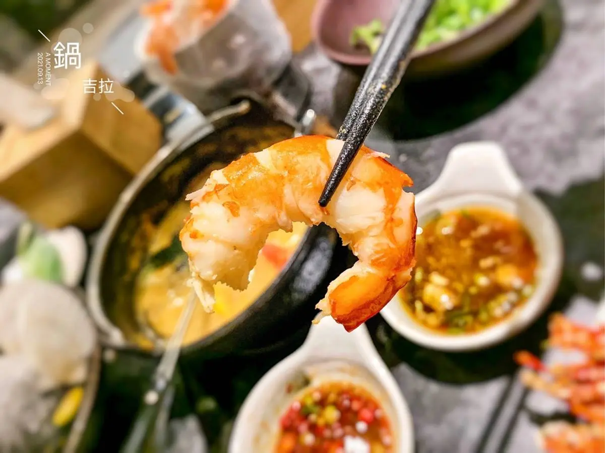吃鍋打卡哥吉拉！南港「高CP值鍋物」必點12蝦海鮮盤，整尾大龍蝦只要299元