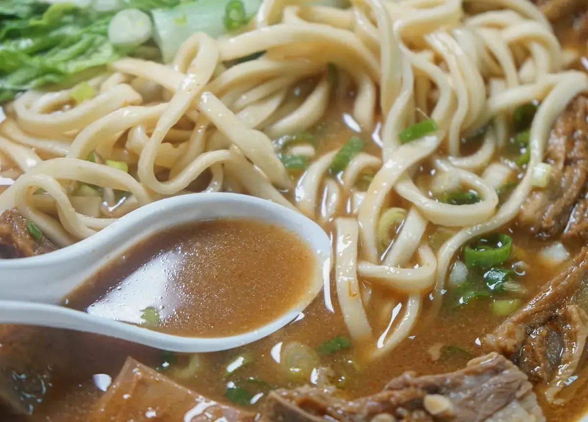 胡天蘭大讚!宜蘭「大分量羊排麵」1碗夠2人吃,軟嫩羊肋+中藥湯頭超迷人 胡天蘭大讚!宜蘭「大分量羊排麵」1碗夠2人吃,軟嫩羊肋+中藥湯頭超迷人