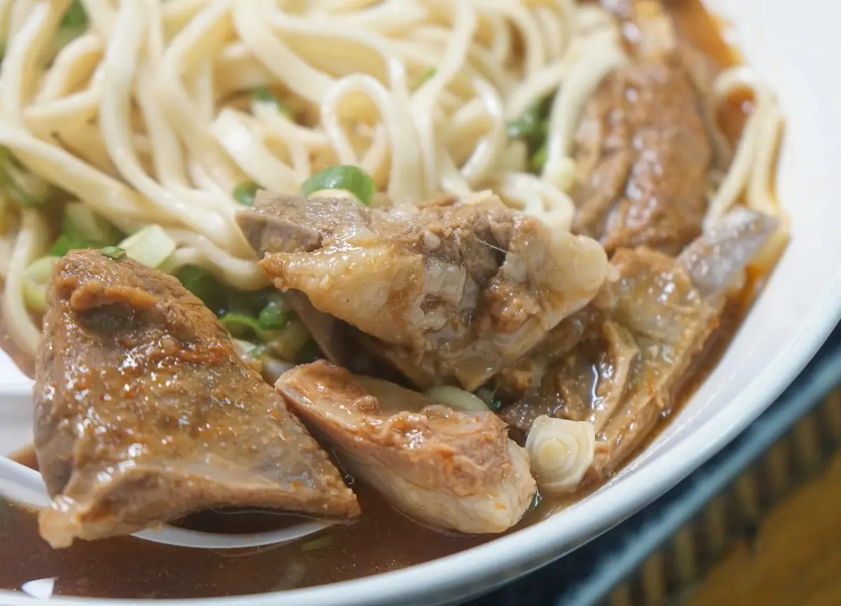 胡天蘭大讚!宜蘭「大分量羊排麵」1碗夠2人吃,軟嫩羊肋+中藥湯頭超迷人 胡天蘭大讚!宜蘭「大分量羊排麵」1碗夠2人吃,軟嫩羊肋+中藥湯頭超迷人