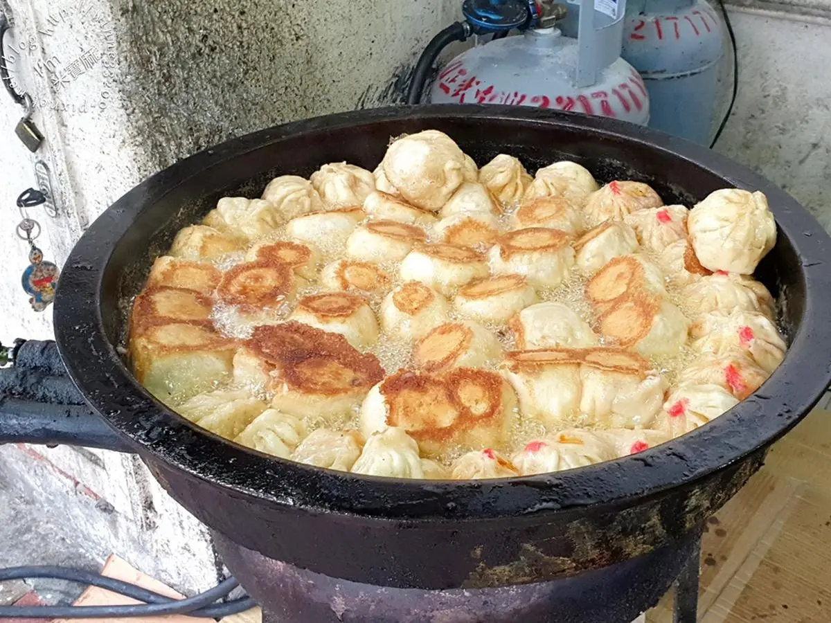 「恰恰」才好吃！全台５家脆皮水煎包：１顆９元、台南最傲嬌老闆、55年老店