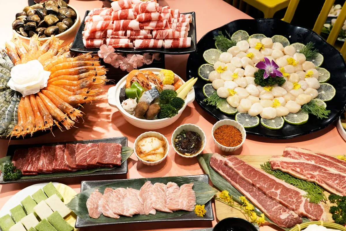 身分證「中２碼」干貝吃到飽！熊一爽嗑和牛、鮑魚，加碼「幾歲送幾顆蛤蜊」