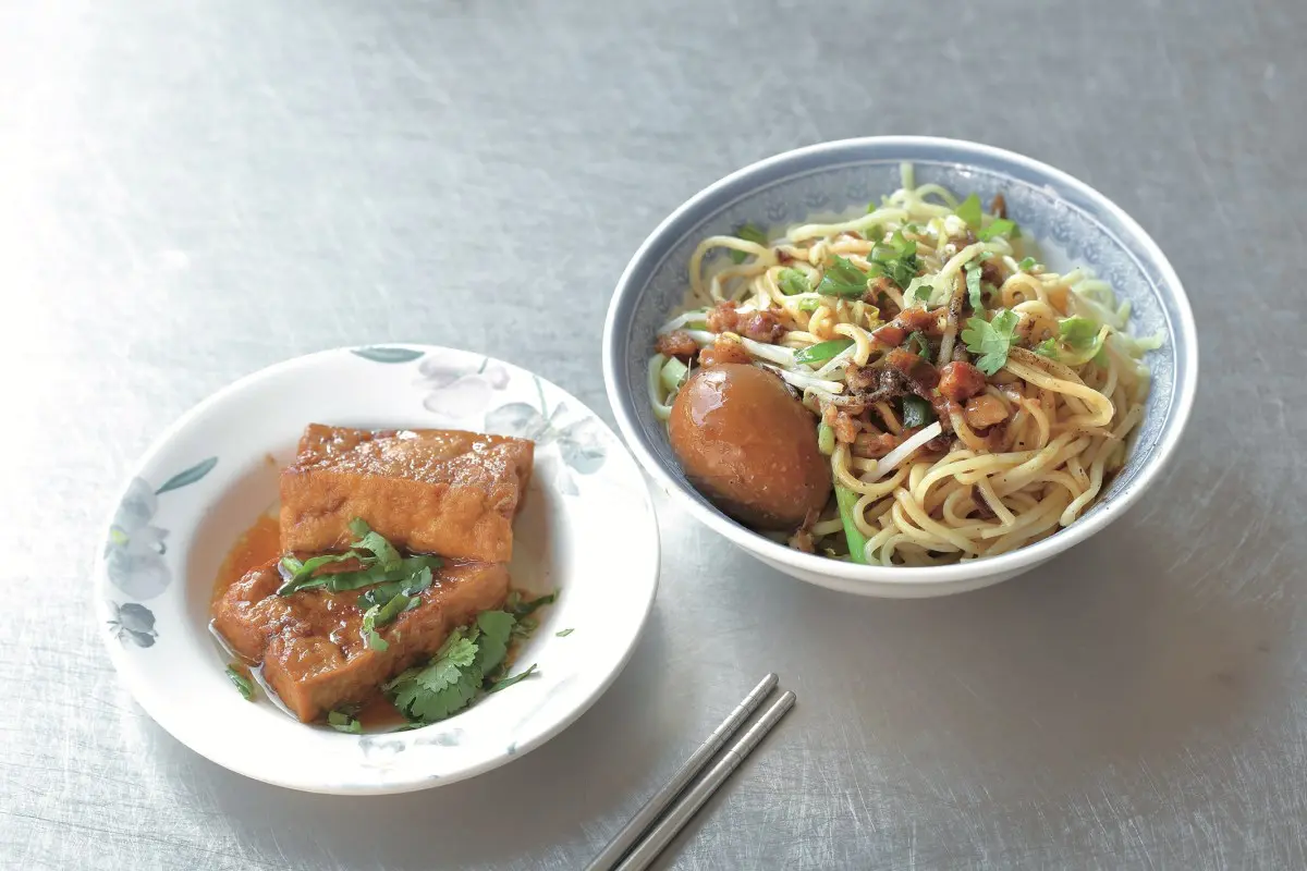 台中老饕最愛!5家人氣銅板價「台式早午餐」:膠質爆量豬皮飯、15元肉粥 台中老饕最愛!5家人氣銅板價「台式早午餐」:膠質爆量豬皮飯、15元肉粥