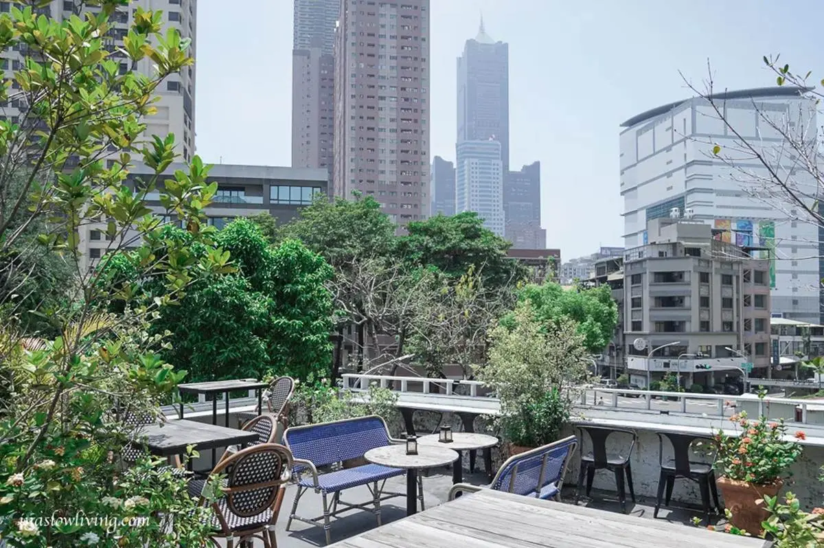市區藏祕境叢林!3層樓「獨棟咖啡廳」打卡空中花園,螞蟻人必嘗瀑布肉桂捲 市區藏祕境叢林!3層樓「獨棟咖啡廳」打卡空中花園,螞蟻人必嘗瀑布肉桂捲