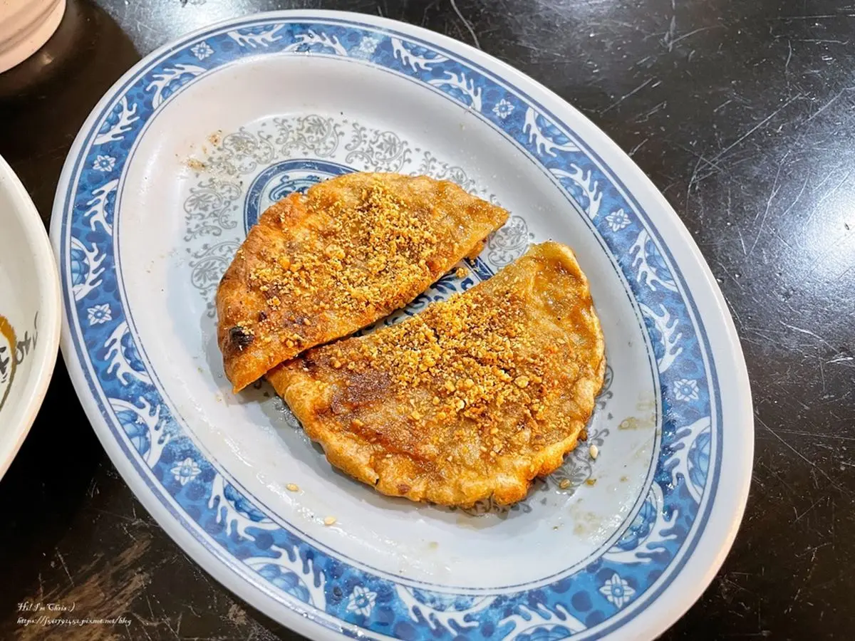 在地人必排宵夜！高雄「鐵皮屋黑輪」飄香45年，南部限定烤黑輪片外酥內軟