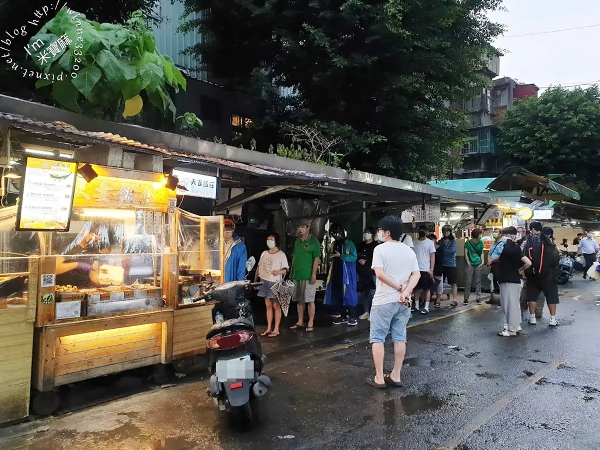 排隊也要吃爆！南機場夜市６必吃：14元爆餡車輪餅、草莓麻糬、米其林雞肉飯
