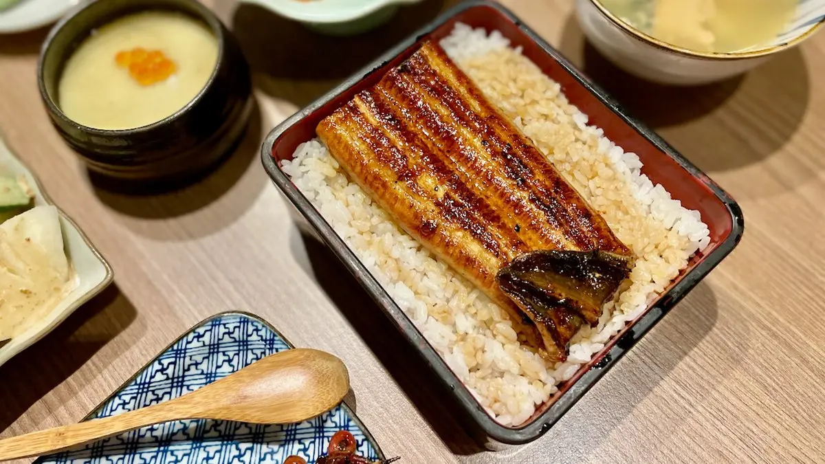 ４星起跳！晴光市場高評價６美食：奶粉甜甜圈、紅到日本珍奶冰、手臂長蛋餅