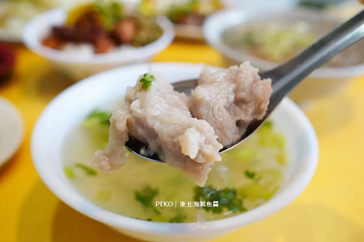 被魷魚羹耽誤的滷肉飯!網推「手切滷肉飯」加辣油超唰嘴,再點Q彈脆口燙魷魚 被魷魚羹耽誤的滷肉飯!網推「手切滷肉飯」加辣油超唰嘴,再點Q彈脆口燙魷魚