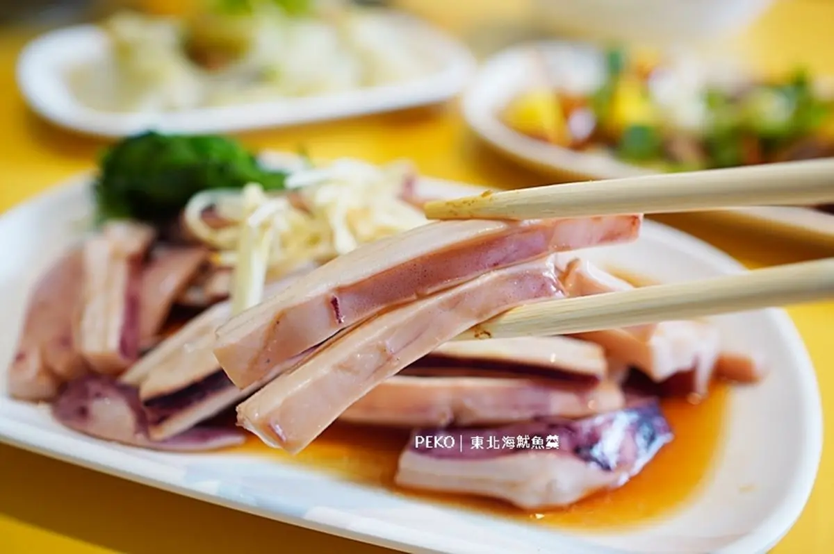 被魷魚羹耽誤的滷肉飯!網推「手切滷肉飯」加辣油超唰嘴,再點Q彈脆口燙魷魚 被魷魚羹耽誤的滷肉飯!網推「手切滷肉飯」加辣油超唰嘴,再點Q彈脆口燙魷魚