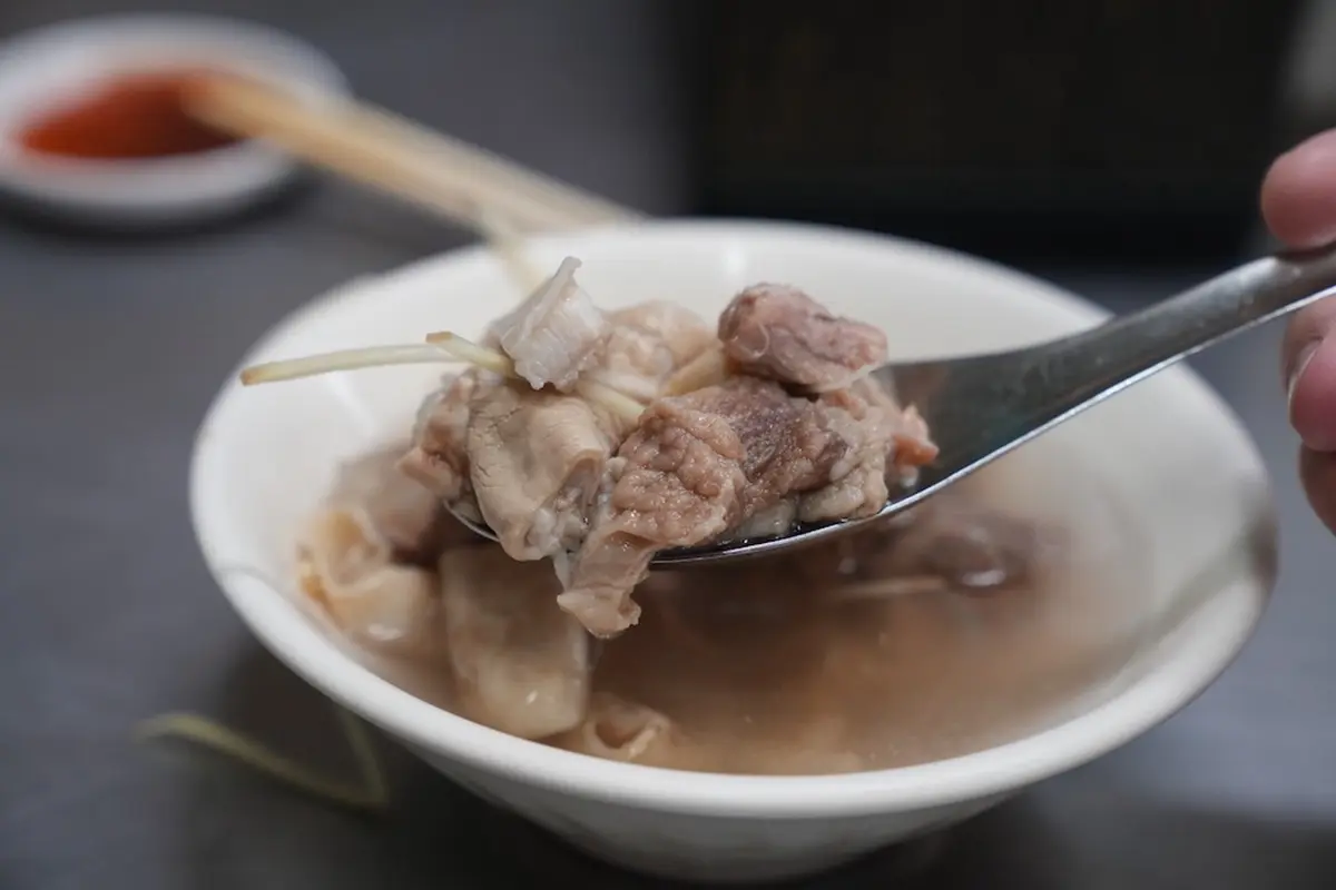 別再只吃雞肉飯!嘉義6大排隊美食:百年牛雜湯、「麻醬+美乃滋」涼麵 別再只吃雞肉飯!嘉義6大排隊美食:百年牛雜湯、「麻醬+美乃滋」涼麵