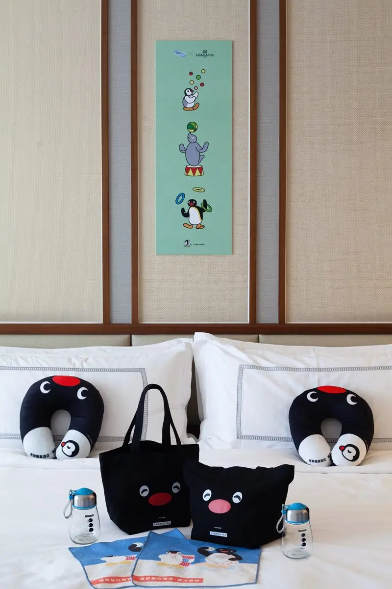 全台獨家「Pingu企鵝家族」主題房！免費拿４款紀念品，憑小黃卡送1000元好康