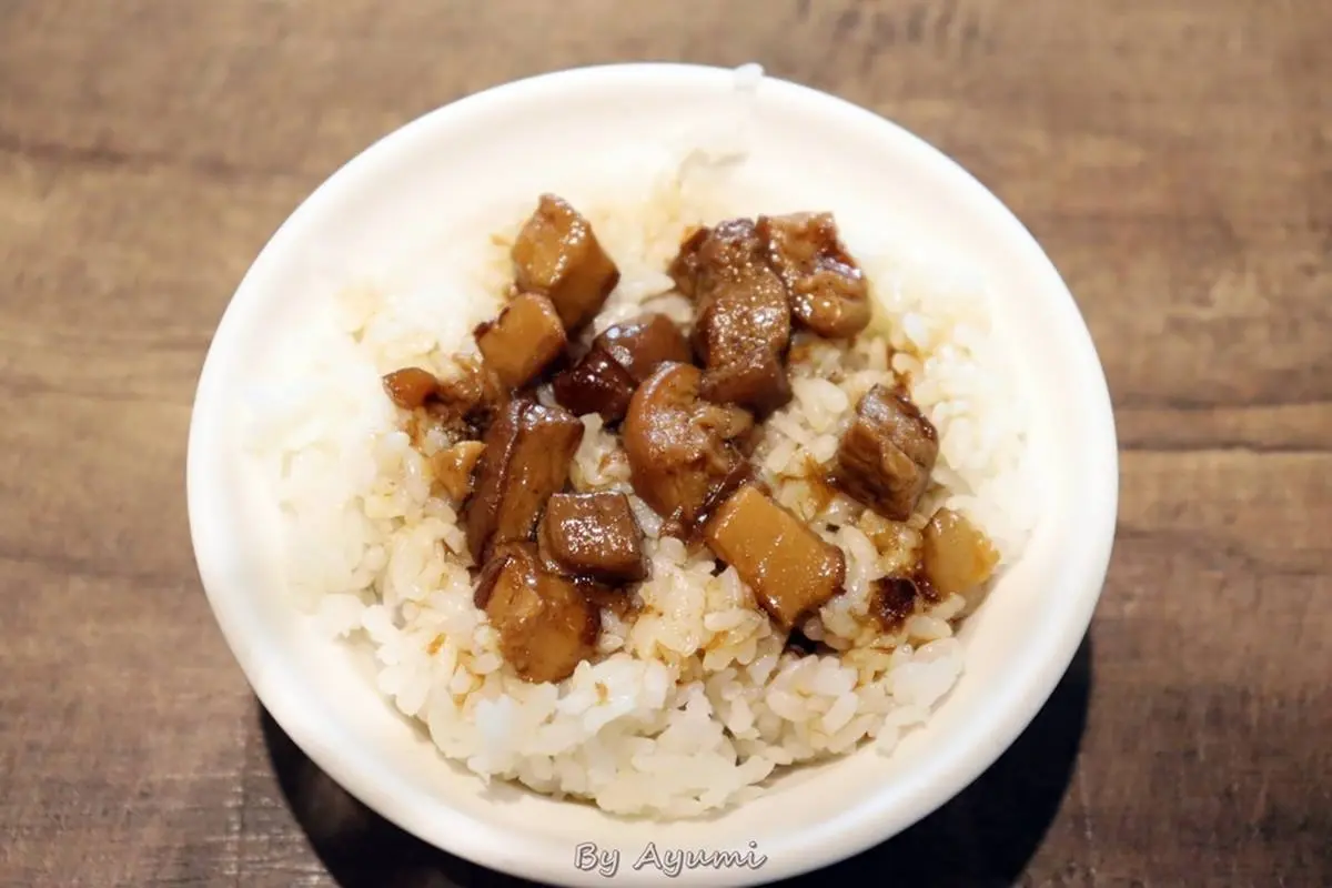 老字號虱目魚專賣!少見「鼓汁魚肚」超下飯,手工狗母魚酥一吃愛上 老字號虱目魚專賣!少見「鼓汁魚肚」超下飯,手工狗母魚酥一吃愛上