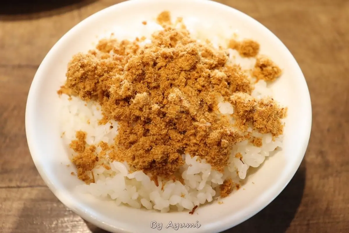 老字號虱目魚專賣!少見「鼓汁魚肚」超下飯,手工狗母魚酥一吃愛上 老字號虱目魚專賣!少見「鼓汁魚肚」超下飯,手工狗母魚酥一吃愛上