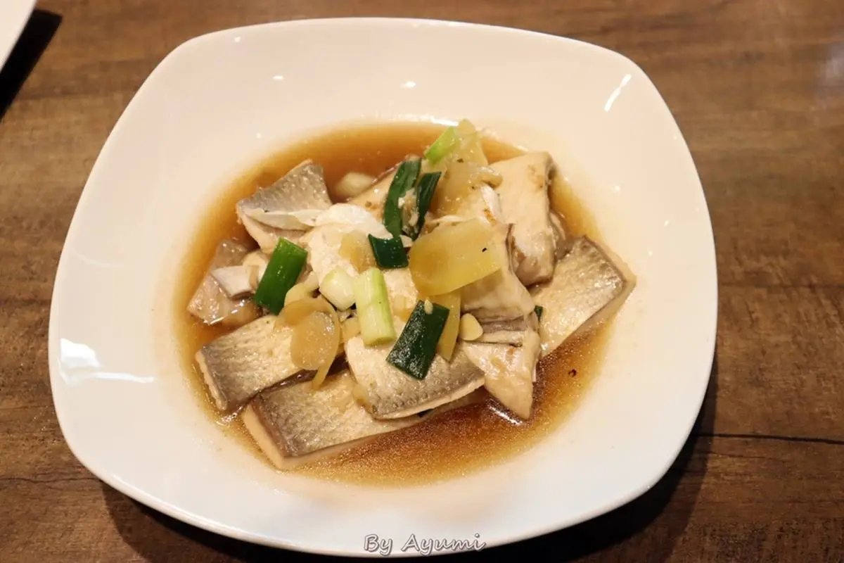 老字號虱目魚專賣!少見「鼓汁魚肚」超下飯,手工狗母魚酥一吃愛上 老字號虱目魚專賣!少見「鼓汁魚肚」超下飯,手工狗母魚酥一吃愛上