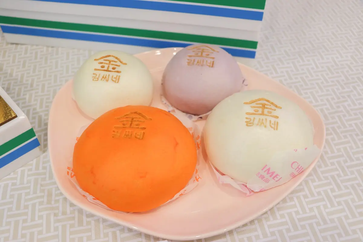 「全家ｘ韓勾ㄟ金針菇」９大聯名新品！超狂拌飯飯糰、韓式包子、酷繽沙開吃