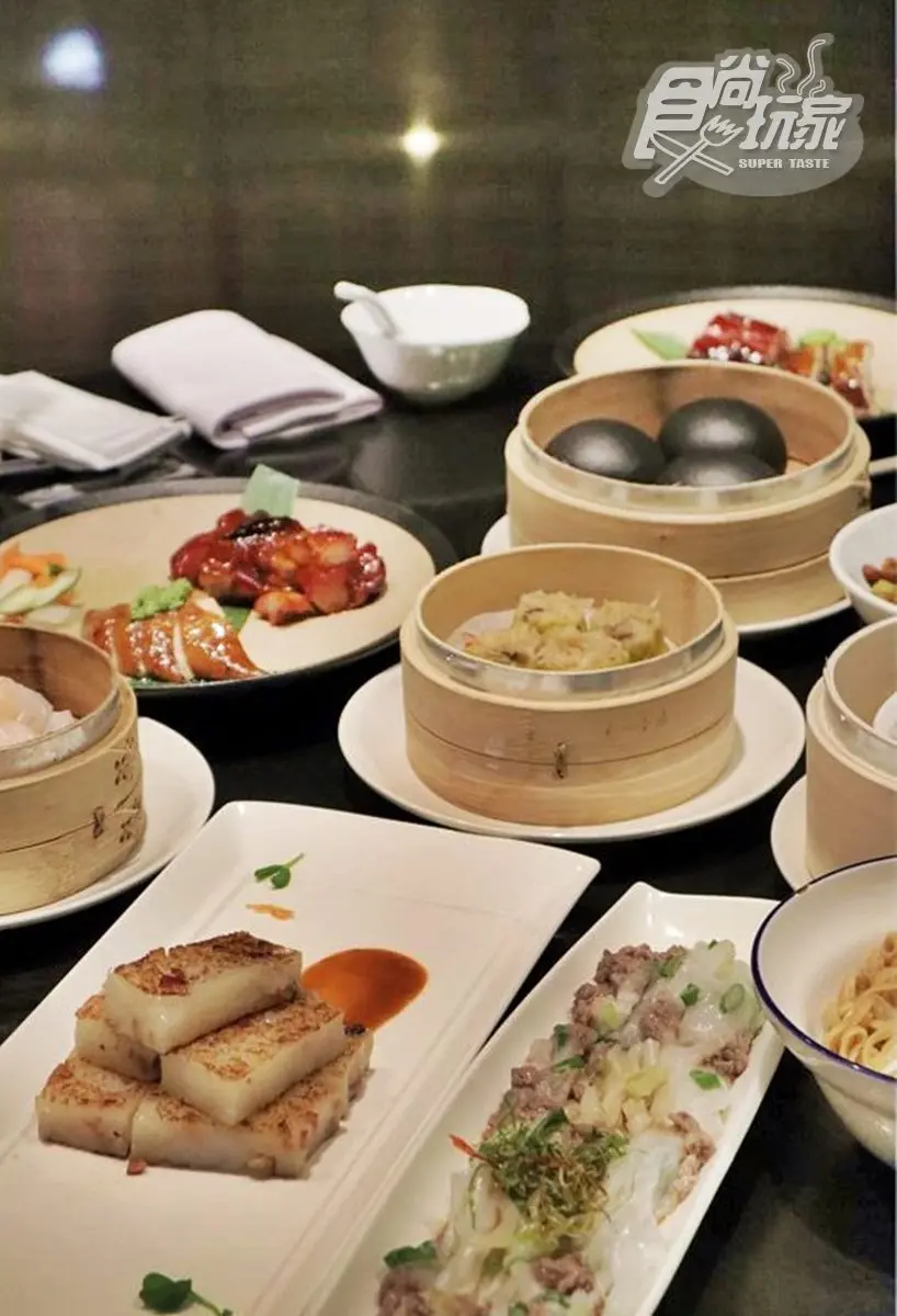 米其林推薦港點吃到飽!大尺寸蝦餃、日本和牛腸粉必吃,還可在雙層巴士打卡 米其林推薦港點吃到飽!大尺寸蝦餃、日本和牛腸粉必吃,還可在雙層巴士打卡