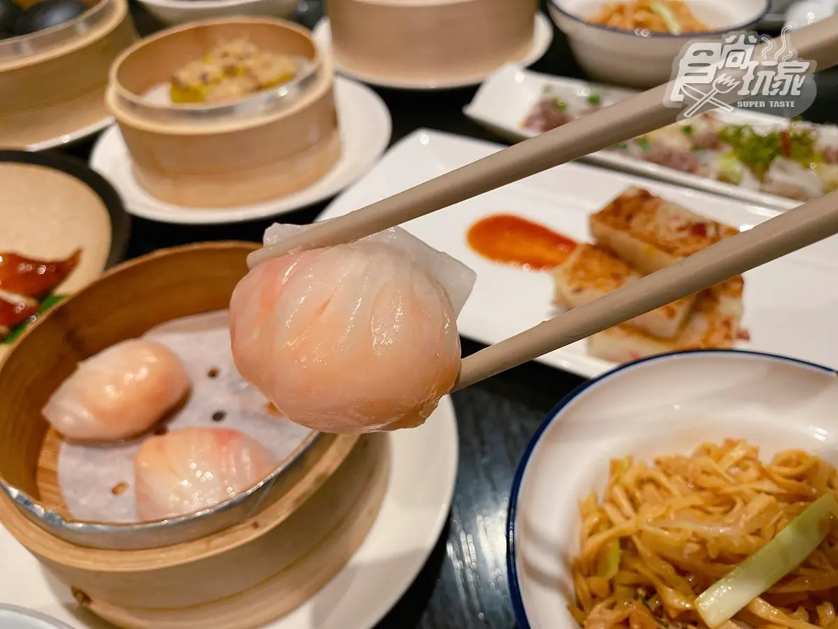 米其林推薦港點吃到飽!大尺寸蝦餃、日本和牛腸粉必吃,還可在雙層巴士打卡 米其林推薦港點吃到飽!大尺寸蝦餃、日本和牛腸粉必吃,還可在雙層巴士打卡
