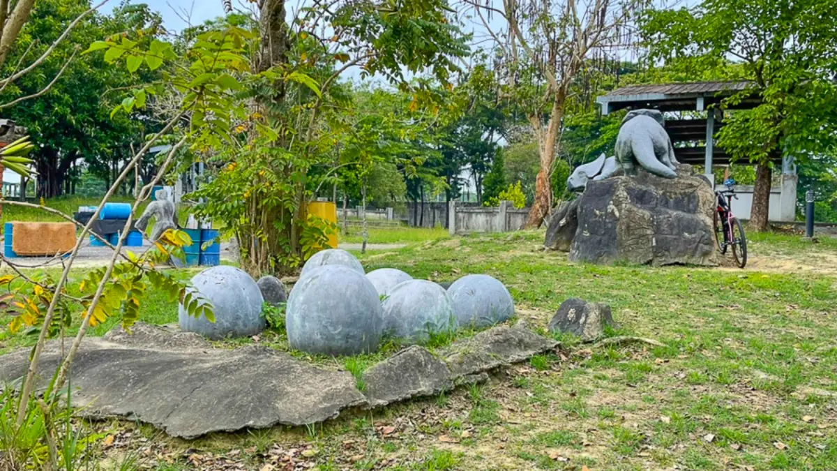 超夯IG打卡點必收！免費拍「巨型恐龍骨＋恐龍蛋」，相揪勇闖「侏羅紀世界」