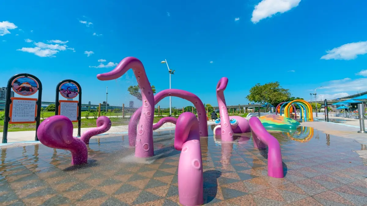 等到了！全台最大「海世界水樂園」7/1開放，免費玩巨型海龜、螃蟹等７大設施