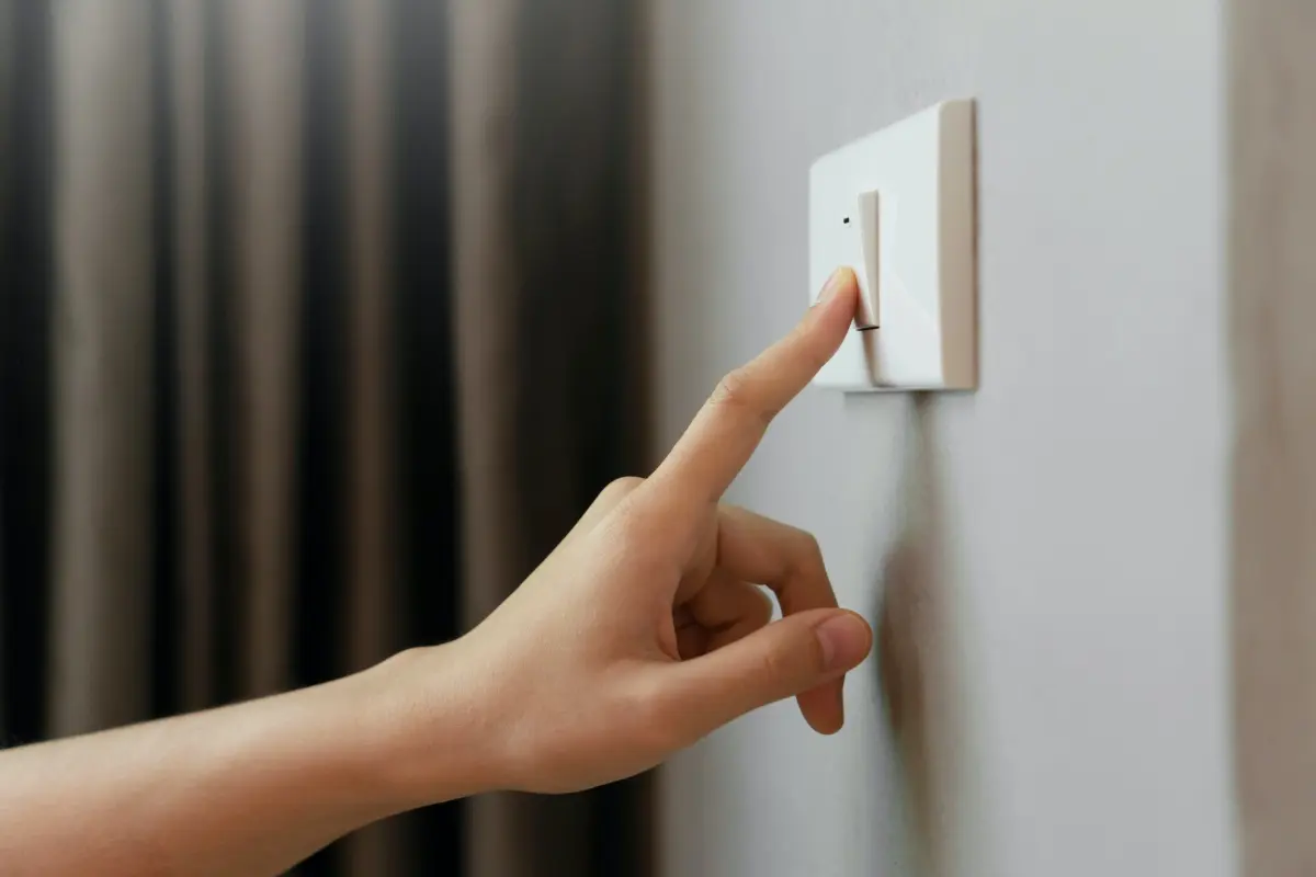 電費又漲！電器不用時最好拔插頭？網傳３招省電撇步「恐沒用還更花錢」