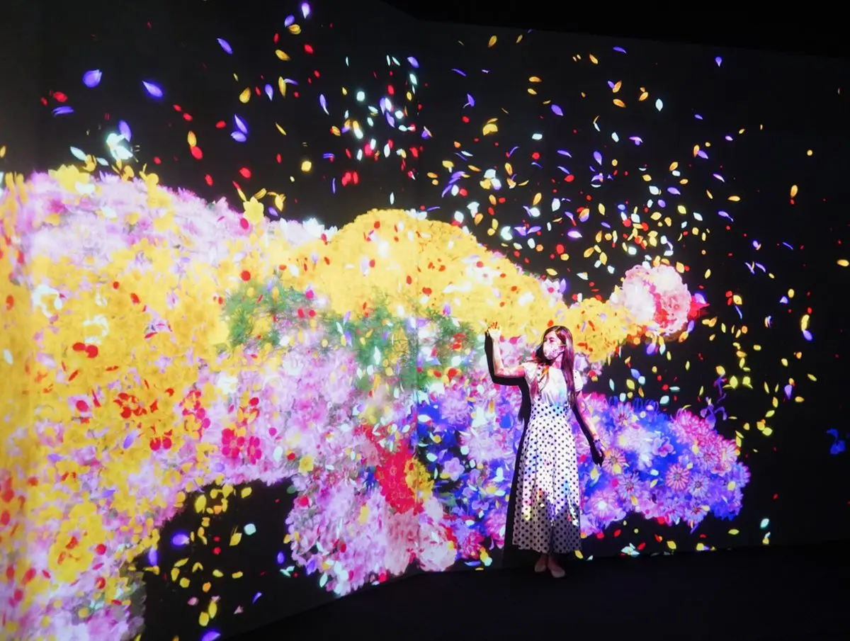 「日本最美展覽」登陸高雄！９大光影互動區洗版IG：沉浸式跳房子、彩色光球