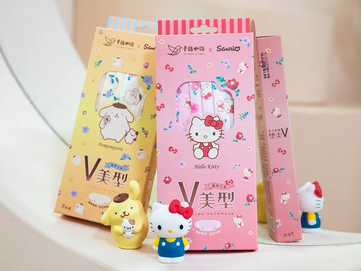 卡通粉集合!《藍色小精靈》口罩秒回童年,還有Kitty、布丁狗小V臉、花火款 卡通粉集合!《藍色小精靈》口罩秒回童年,還有Kitty、布丁狗小V臉、花火款