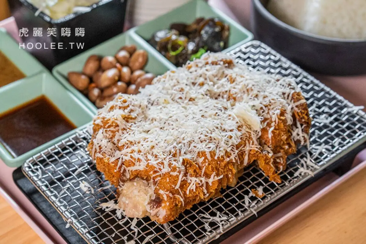 隔著螢幕都有味道！全台５大「榴槤美食」：半顆榴槤雪花冰、邪惡爆漿毛巾捲