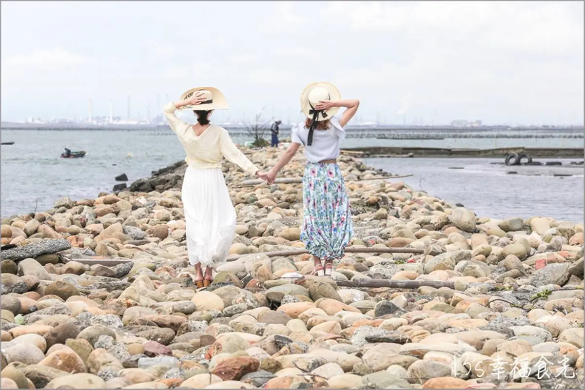免費拍到手軟!IG暴紅「賞海祕境」打卡漂流木鞦韆,「海堤伸展台」網美最愛 免費拍到手軟!IG暴紅「賞海祕境」打卡漂流木鞦韆,「海堤伸展台」網美最愛