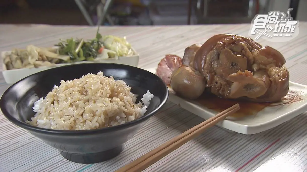 宮廟高CP值快餐！先嗑鹹香「滷豬腳」比拳頭還大，免費續蘿蔔排骨湯超佛心