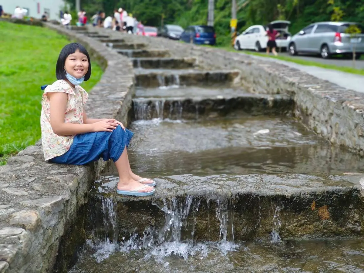 南投玩水景點再+1!快衝隱藏版「親水公園」,8字型戲水池、戲石沙坑免費玩 南投玩水景點再+1!快衝隱藏版「親水公園」,8字型戲水池、戲石沙坑免費玩