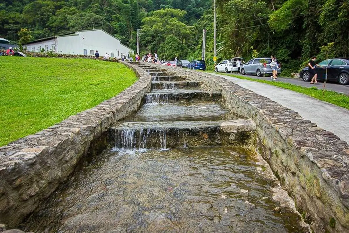 南投玩水景點再+1!快衝隱藏版「親水公園」,8字型戲水池、戲石沙坑免費玩 南投玩水景點再+1!快衝隱藏版「親水公園」,8字型戲水池、戲石沙坑免費玩