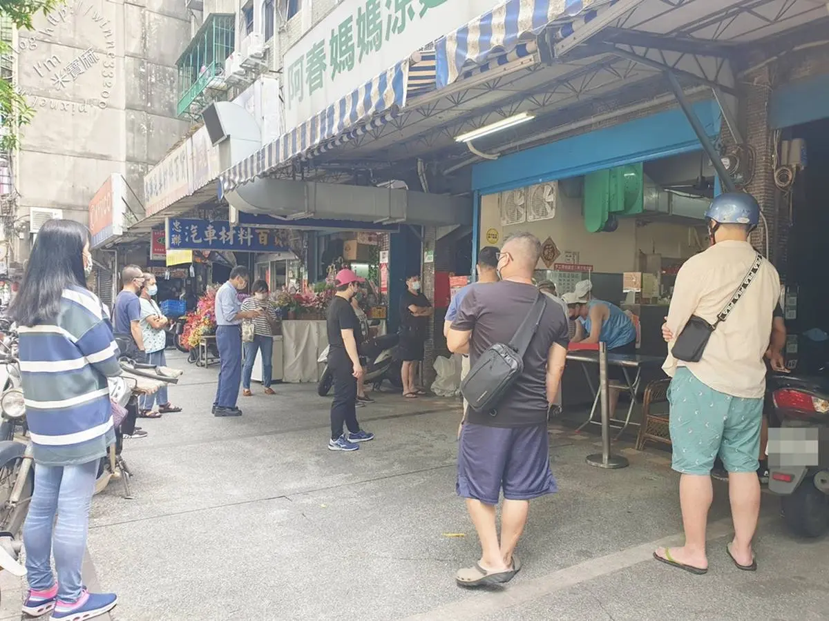 阿春媽媽涼麵店：想吃先排１小時