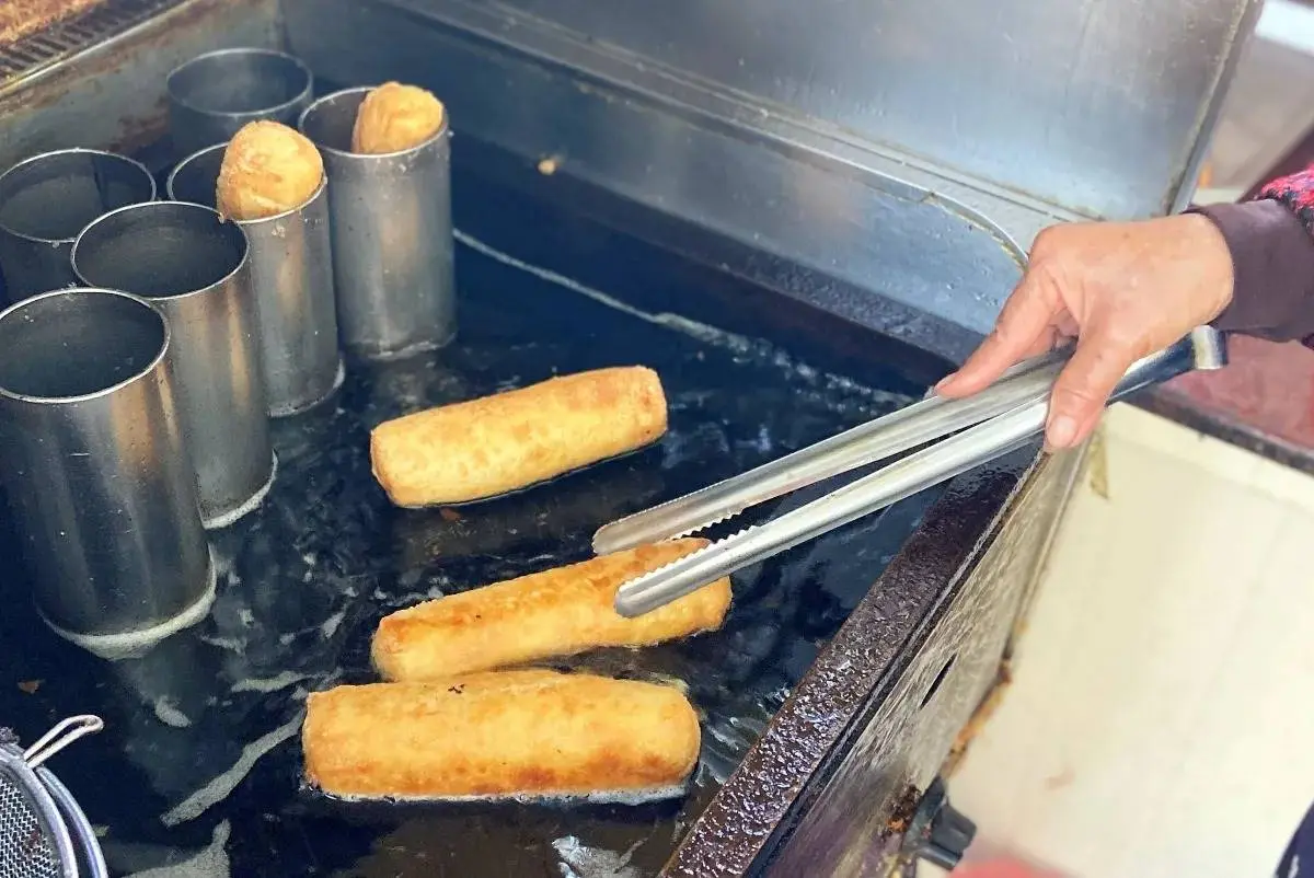 想吃先預訂！小琉球「隱藏版起司捲」給料不手軟，現撈鮪魚＋牽絲起司一吃上癮
