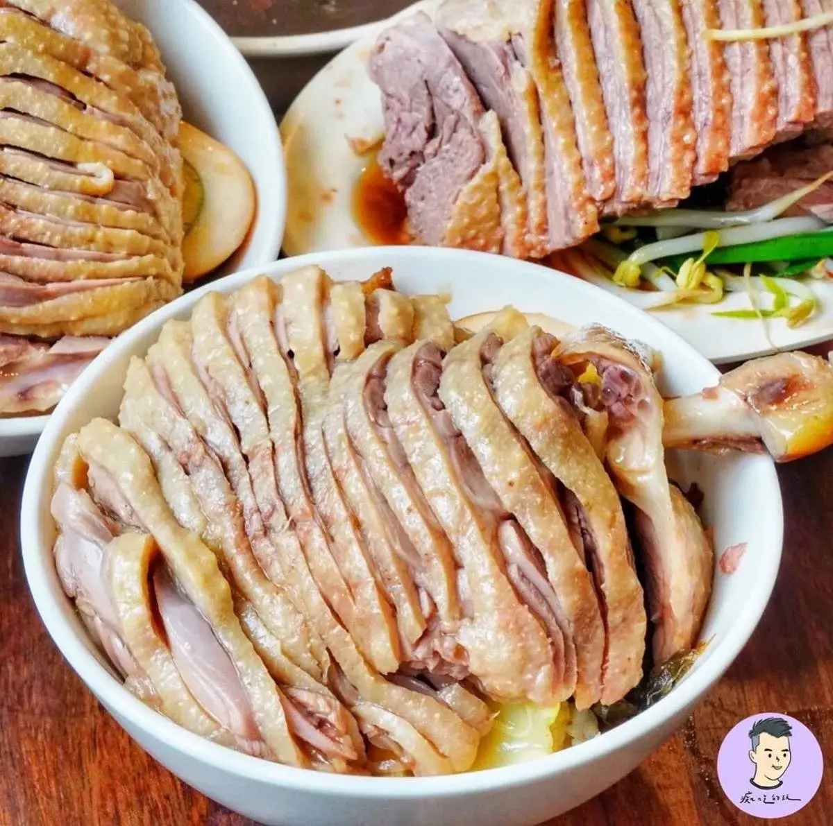 只要100元！秒殺級「爆量鴨腿飯」未開門就排爆，鴨腿切片擺好擺滿CP值破表