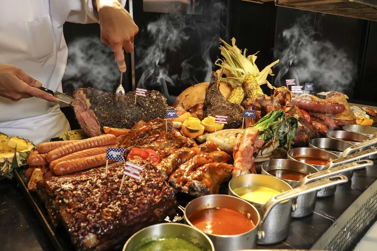 全台６大超欠吃飯店Buffet！米其林烤鴨、日本帝王蟹吃到飽，還有同行５折優惠