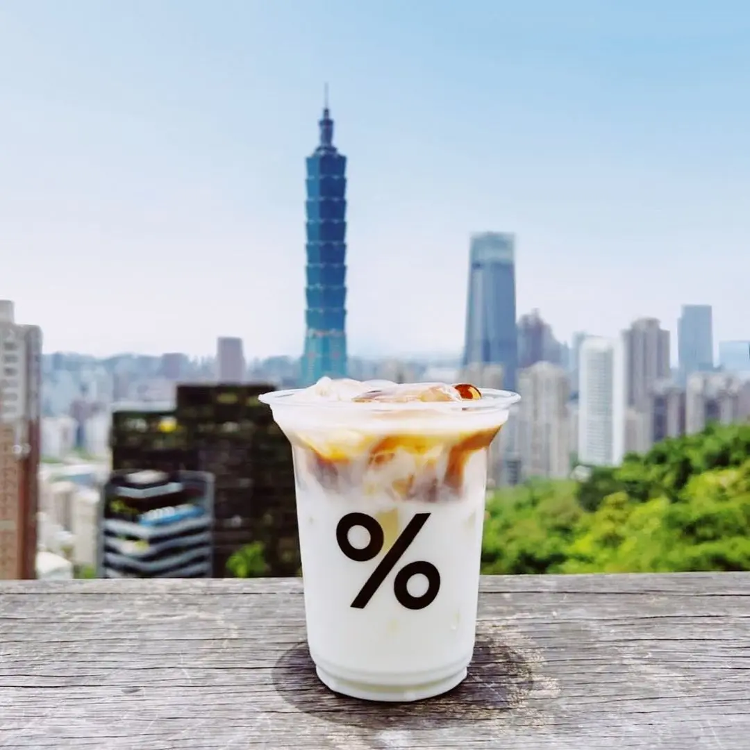 京都「% Arabica」全台首店倒數！８月確定開幕，純白店裝＋台式紅磚牆必朝聖