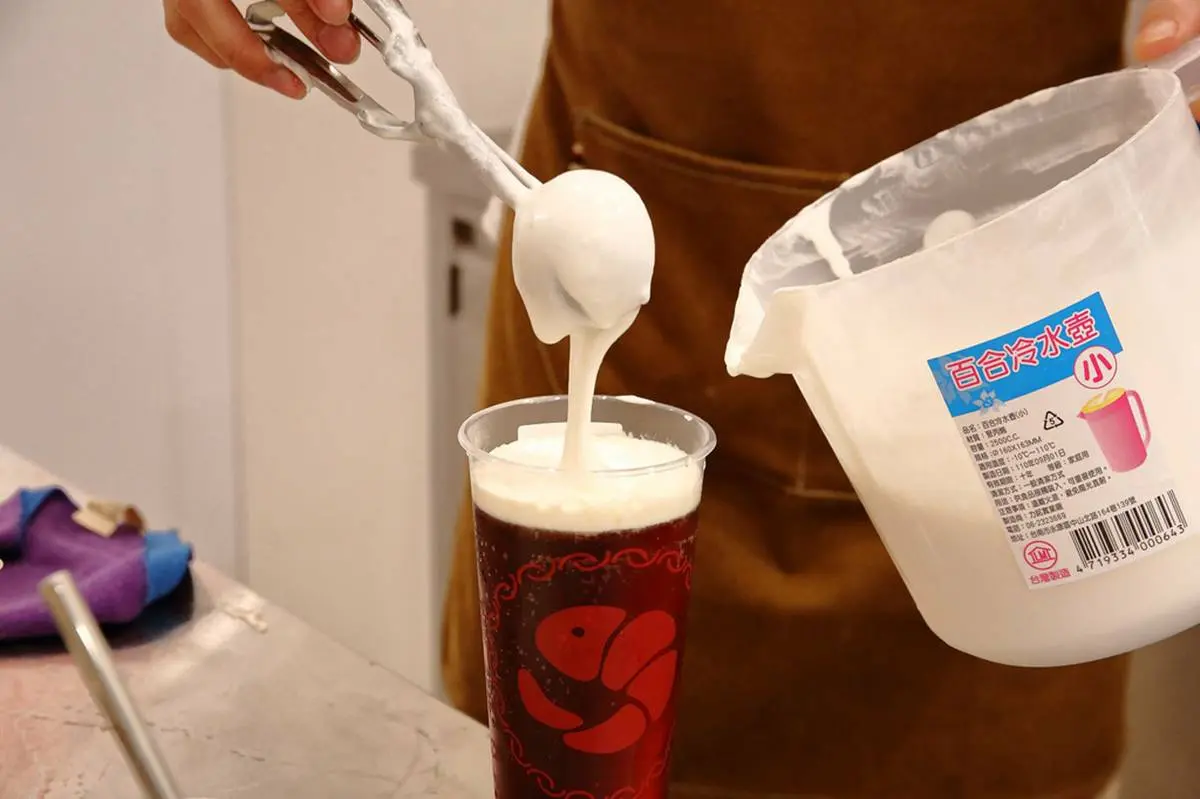 【新開店】整隻蝦放進手搖？「蝦子＋現打奶蓋」奇葩組合，濃醇口感一喝愛上