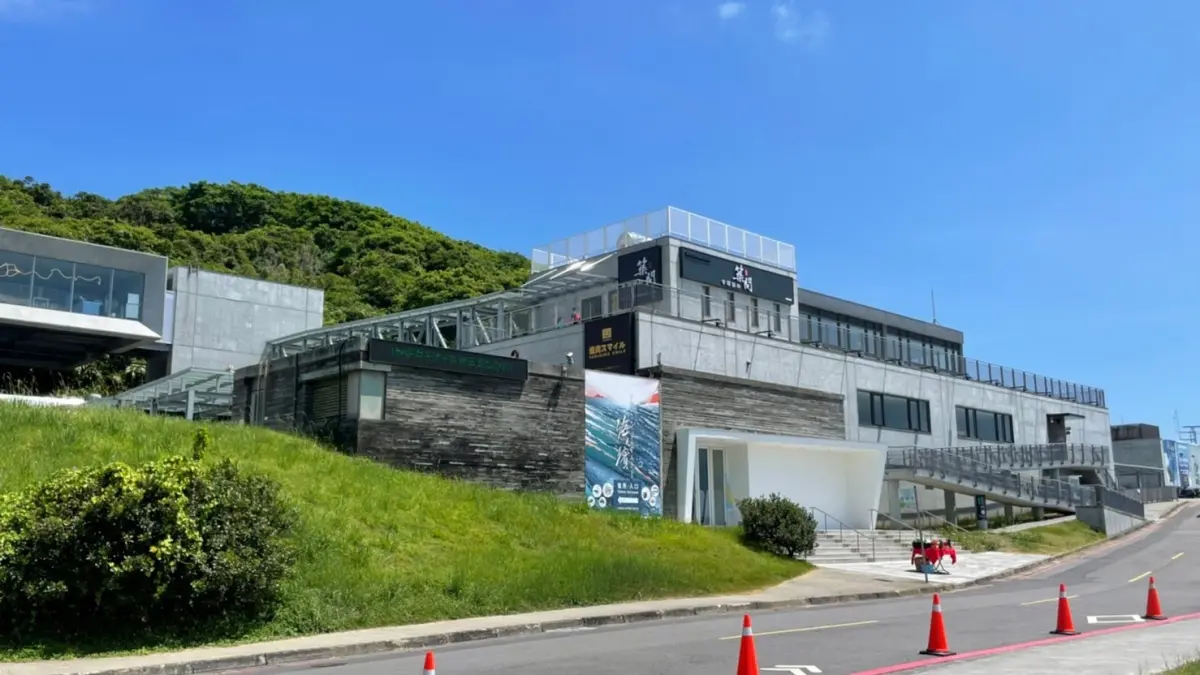 270度無邊際海景嗑鍋！衝築間「潮境公園店」打卡，追日出、看夜景、免費吃肉