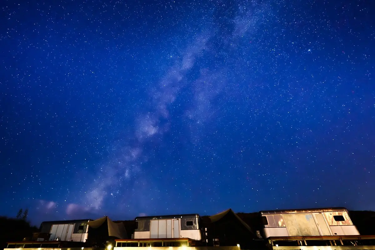 房內賞海景、星空！澎湖祕境「海景露營車」８月試營運，加碼推３天２夜行程