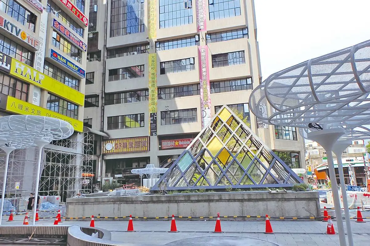 秒飛東南亞！台中超人氣「零食超市」在這：先搶炒泡麵、Pocky泰國限定口味