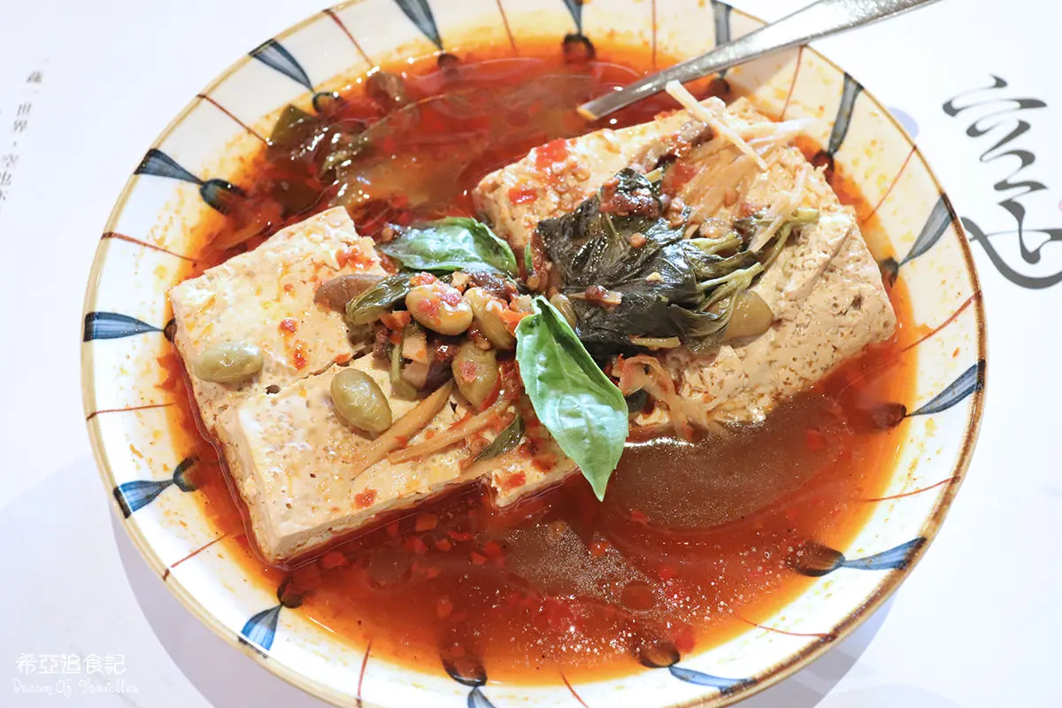 輕井澤也有素食品牌！招牌「麻辣臭豆腐」一咬會噴汁，咖哩拉麵濃郁超Q彈