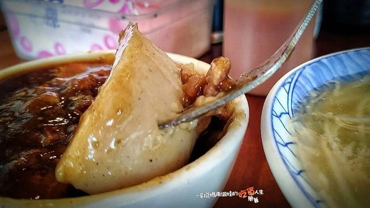 不輸老字號名店！高雄「古早味肉粽」口感軟綿Q彈，碗粿塞滿肉塊太唰嘴