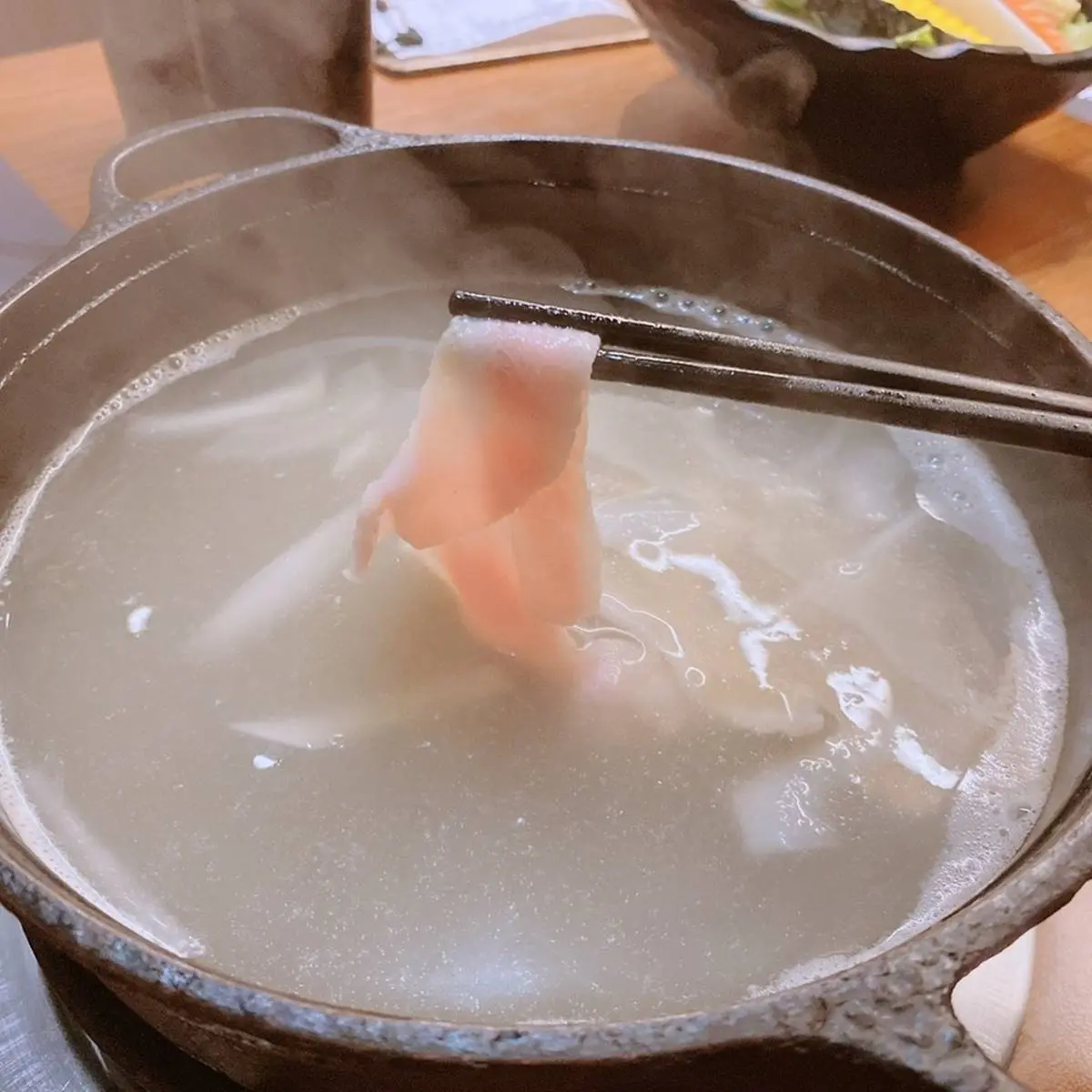 嘉義高CP值火鍋！333元爽嗑９種海鮮，加碼免費升級石頭鍋底