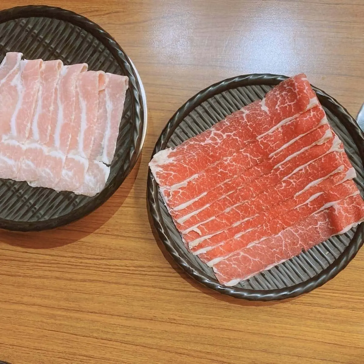 嘉義高CP值火鍋！333元爽嗑９種海鮮，加碼免費升級石頭鍋底